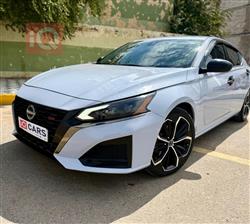 نيسان ألتيما